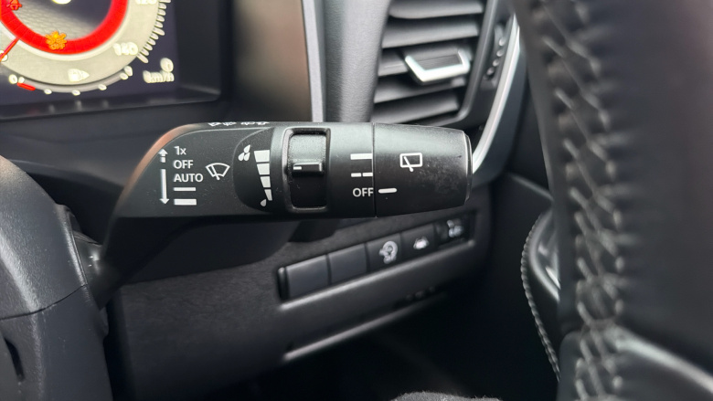 Nissan Qashqai 1.3 DiG-T MH 158 N-Connecta 5dr 4WD Xtronic Petrol Hatchback